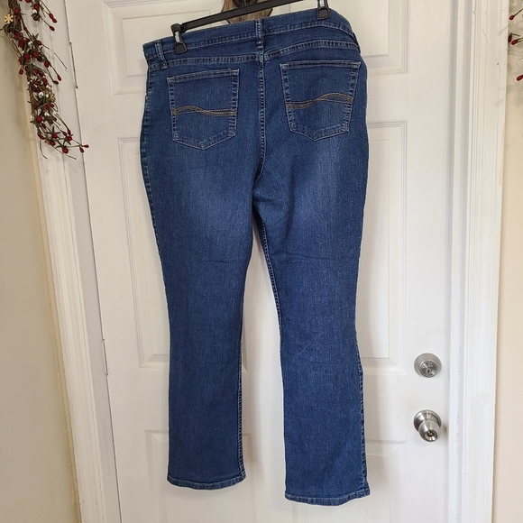 Riders by Lee Woman's Flex Stright Leg Jeans, Size: 18 Color: Blue - Picture 10 of 13